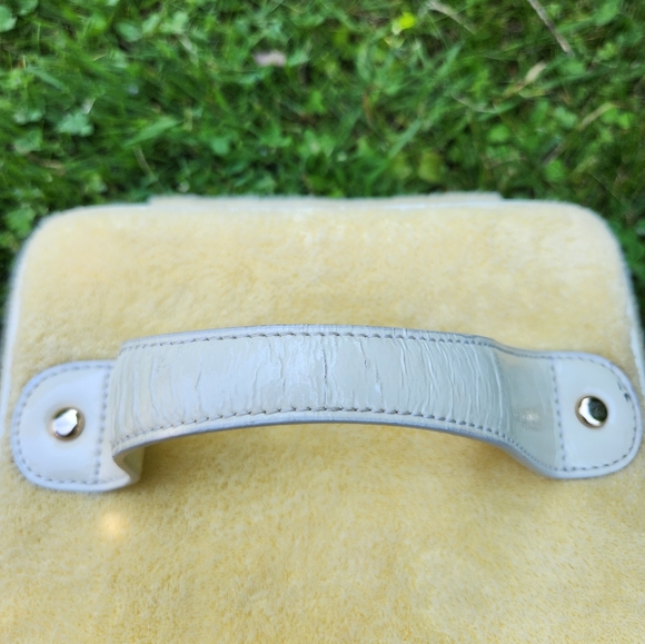 SOLD  Juicy Couture Train Case Cosmetic Case Travel Bag - Picture 6 of 14